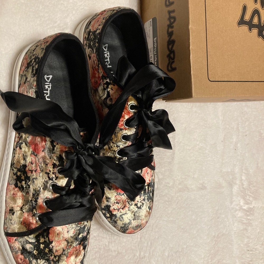 Dirty Laundry Floral Velvet size 9 sneakers worn once!